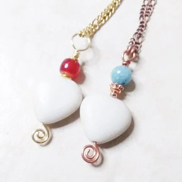 A Heart of Stone! White, Red & Gold Edition - 20" Necklace! Boho Casual & Sweet - Picture 8 of 8
